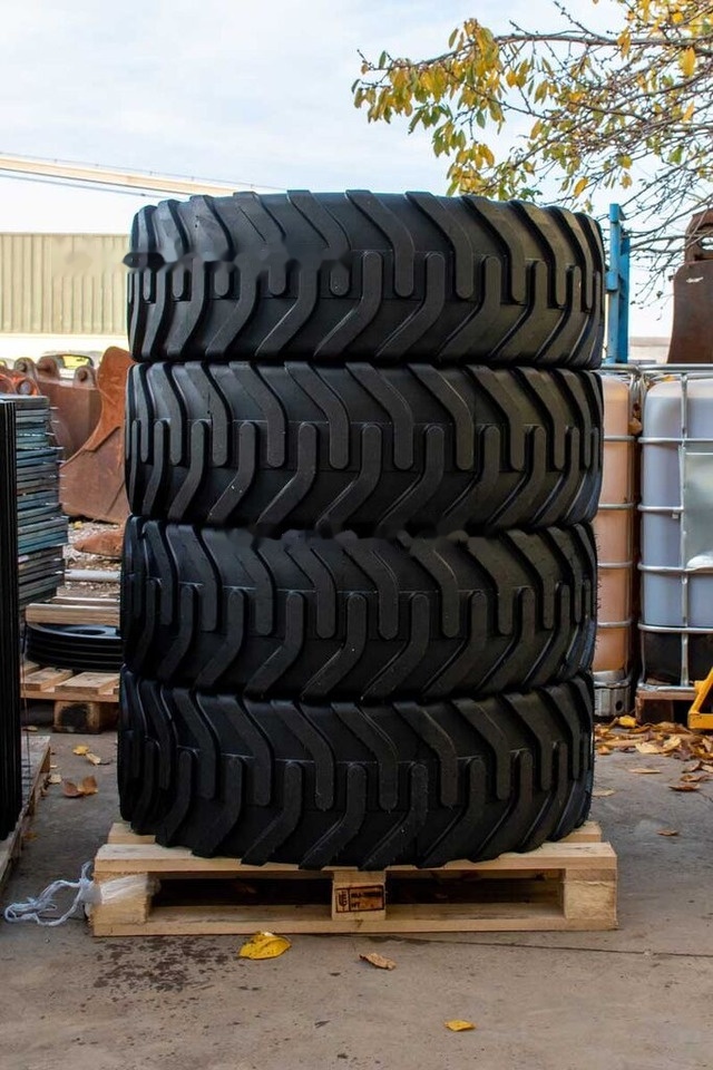 Bandenmarkt 315/70R22.5 - Täydellinen pyörä: kuva Bandenmarkt 315/70R22.5 - Täydellinen pyörä Bandenmarkt 315/70R22.5 - Täydellinen pyörä: kuva Bandenmarkt 315/70R22.5 - Täydellinen pyörä