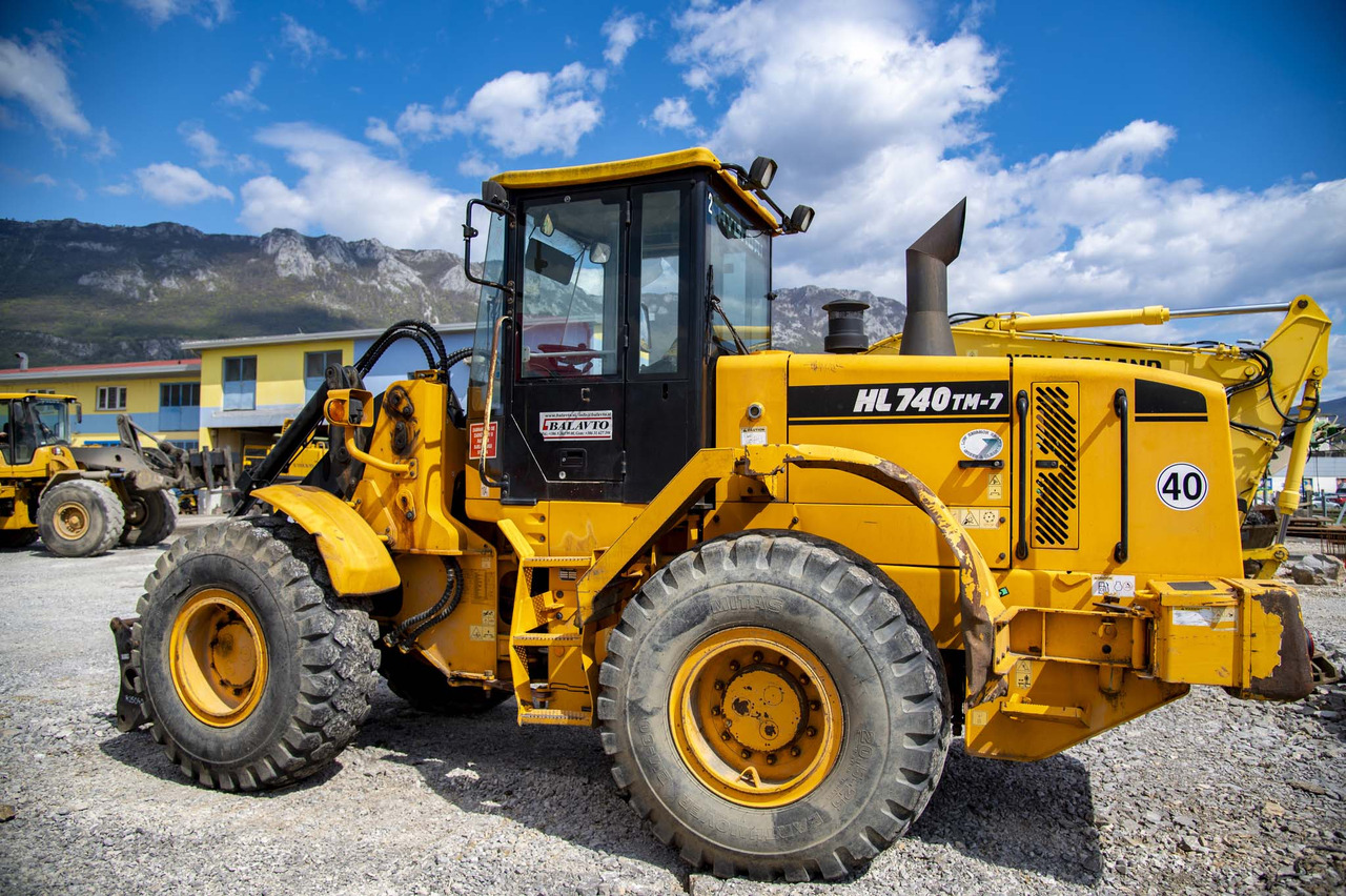 HYUNDAI HL740TM-7 for parts - Pyöräkuormaaja: kuva HYUNDAI HL740TM-7 for parts - Pyöräkuormaaja HYUNDAI HL740TM-7 for parts - Pyöräkuormaaja: kuva HYUNDAI HL740TM-7 for parts - Pyöräkuormaaja