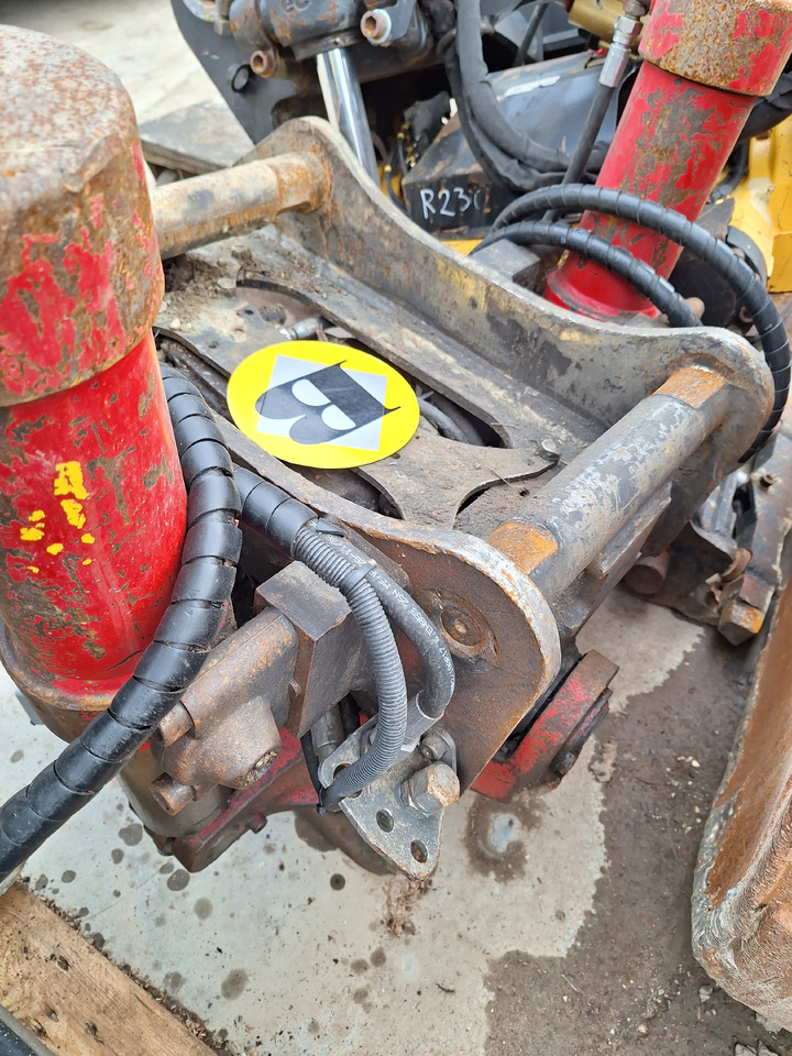 INDEXATOR tiltrotator S60 - Rototilt: kuva INDEXATOR tiltrotator S60 - Rototilt INDEXATOR tiltrotator S60 - Rototilt: kuva INDEXATOR tiltrotator S60 - Rototilt