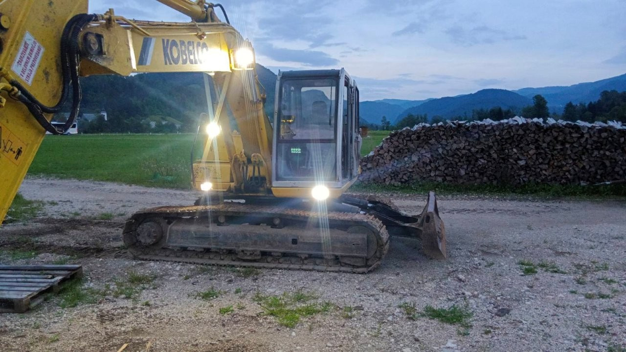 KOBELCO SK 130LC - Telakaivukone: kuva KOBELCO SK 130LC - Telakaivukone KOBELCO SK 130LC - Telakaivukone: kuva KOBELCO SK 130LC - Telakaivukone