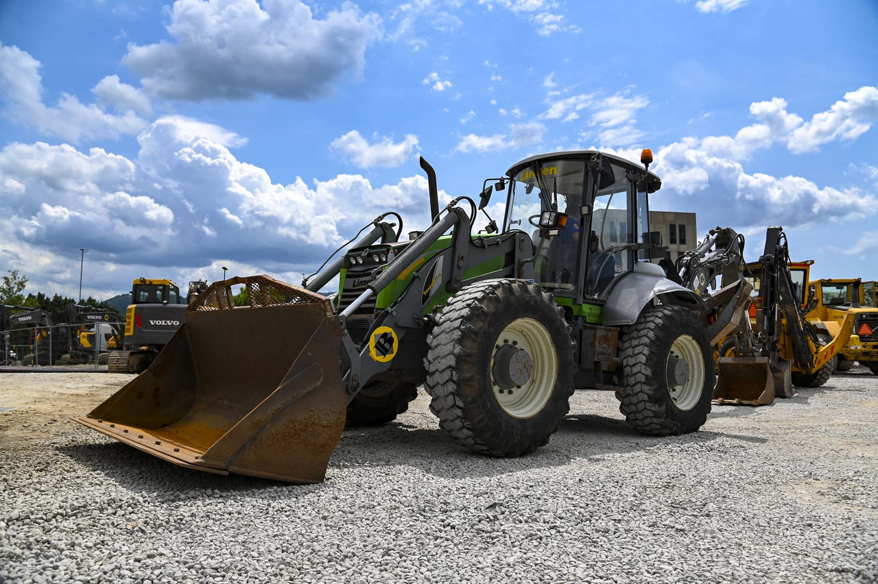 Lännen 8600E - Kaivuri-trukki: kuva Lännen 8600E - Kaivuri-trukki Lännen 8600E - Kaivuri-trukki: kuva Lännen 8600E - Kaivuri-trukki