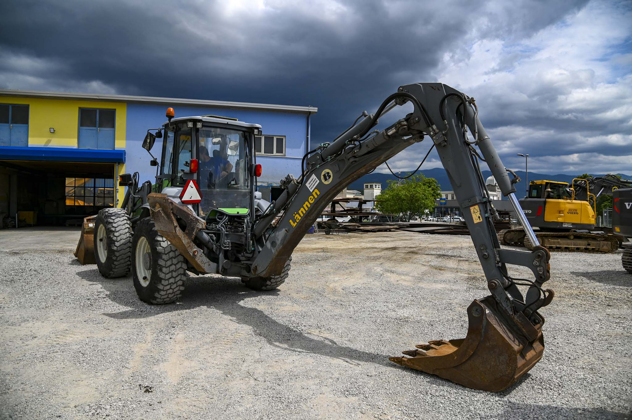 Lännen 8600E - Kaivuri-trukki: kuva Lännen 8600E - Kaivuri-trukki Lännen 8600E - Kaivuri-trukki: kuva Lännen 8600E - Kaivuri-trukki