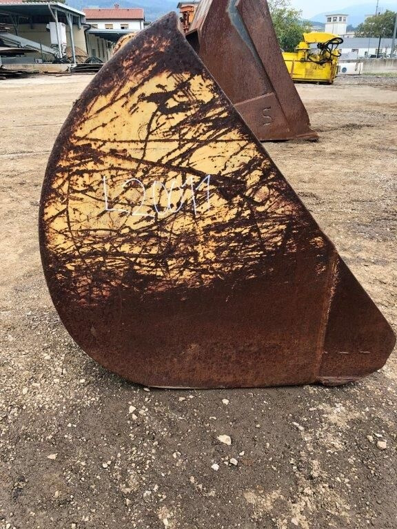 Loader bucket 2350 mm for Volvo BM4600 - Kuormaajan kauha: kuva Loader bucket 2350 mm for Volvo BM4600 - Kuormaajan kauha Loader bucket 2350 mm for Volvo BM4600 - Kuormaajan kauha: kuva Loader bucket 2350 mm for Volvo BM4600 - Kuormaajan kauha