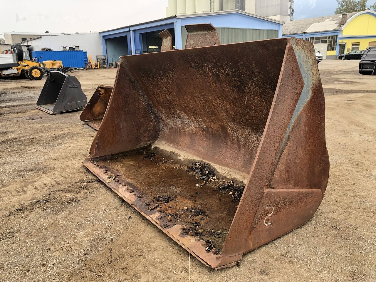 Loader bucket 3400 mm Volvo - Kuormaajan kauha: kuva Loader bucket 3400 mm Volvo - Kuormaajan kauha Loader bucket 3400 mm Volvo - Kuormaajan kauha: kuva Loader bucket 3400 mm Volvo - Kuormaajan kauha