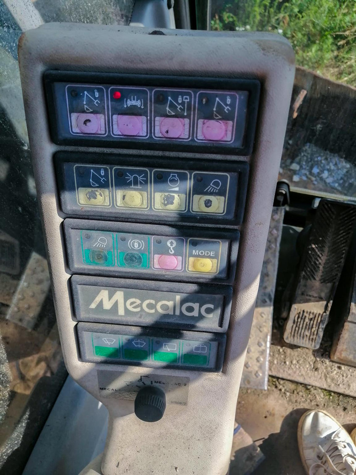 MECALAC 14 MXT - Pyöräalustainen kaivinkone: kuva MECALAC 14 MXT - Pyöräalustainen kaivinkone MECALAC 14 MXT - Pyöräalustainen kaivinkone: kuva MECALAC 14 MXT - Pyöräalustainen kaivinkone