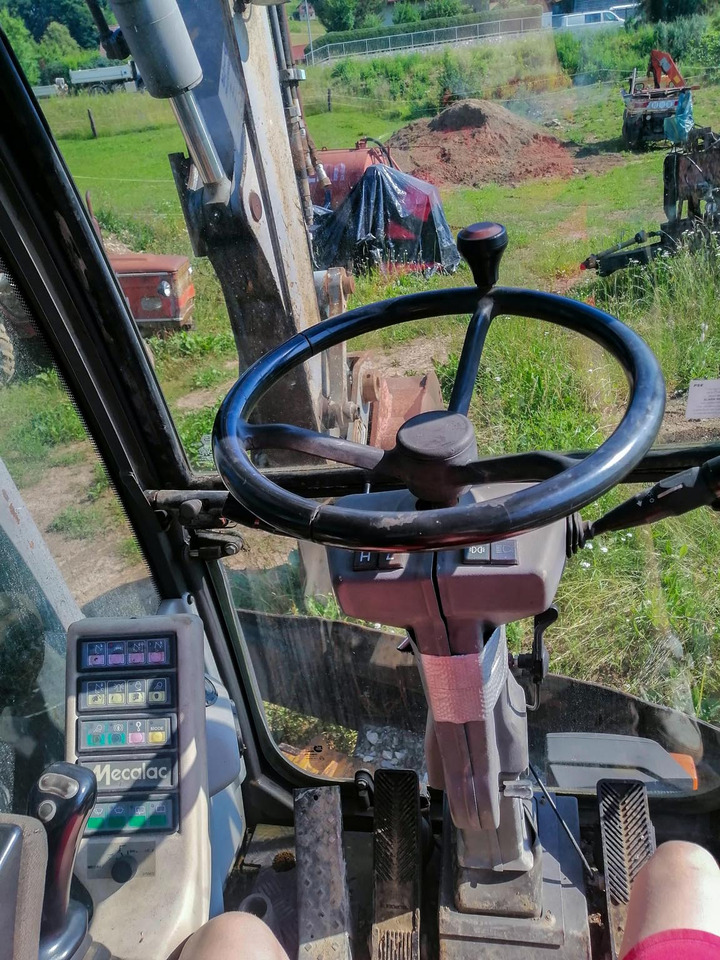 MECALAC 14 MXT - Pyöräalustainen kaivinkone: kuva MECALAC 14 MXT - Pyöräalustainen kaivinkone MECALAC 14 MXT - Pyöräalustainen kaivinkone: kuva MECALAC 14 MXT - Pyöräalustainen kaivinkone