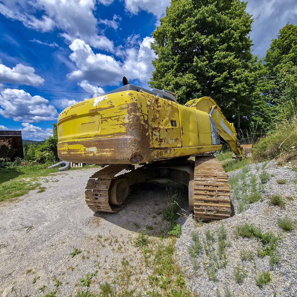 New Holland Kobelco E215 - Telakaivukone: kuva New Holland Kobelco E215 - Telakaivukone New Holland Kobelco E215 - Telakaivukone: kuva New Holland Kobelco E215 - Telakaivukone