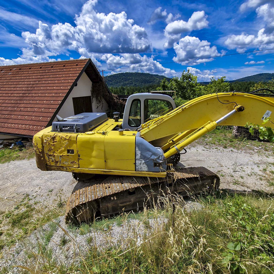 New Holland Kobelco E215 - Telakaivukone: kuva New Holland Kobelco E215 - Telakaivukone New Holland Kobelco E215 - Telakaivukone: kuva New Holland Kobelco E215 - Telakaivukone