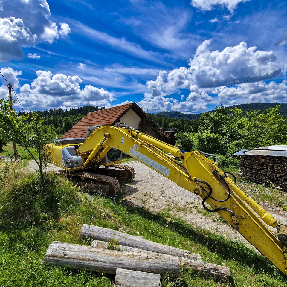 New Holland Kobelco E215 - Telakaivukone: kuva New Holland Kobelco E215 - Telakaivukone New Holland Kobelco E215 - Telakaivukone: kuva New Holland Kobelco E215 - Telakaivukone