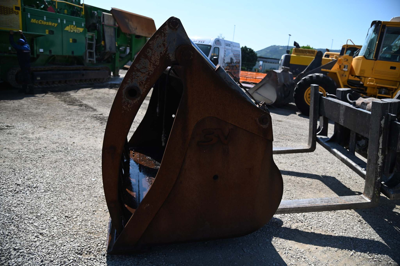 TREVI BENNE loader bucket 2500 mm - Kuormaajan kauha: kuva TREVI BENNE loader bucket 2500 mm - Kuormaajan kauha TREVI BENNE loader bucket 2500 mm - Kuormaajan kauha: kuva TREVI BENNE loader bucket 2500 mm - Kuormaajan kauha