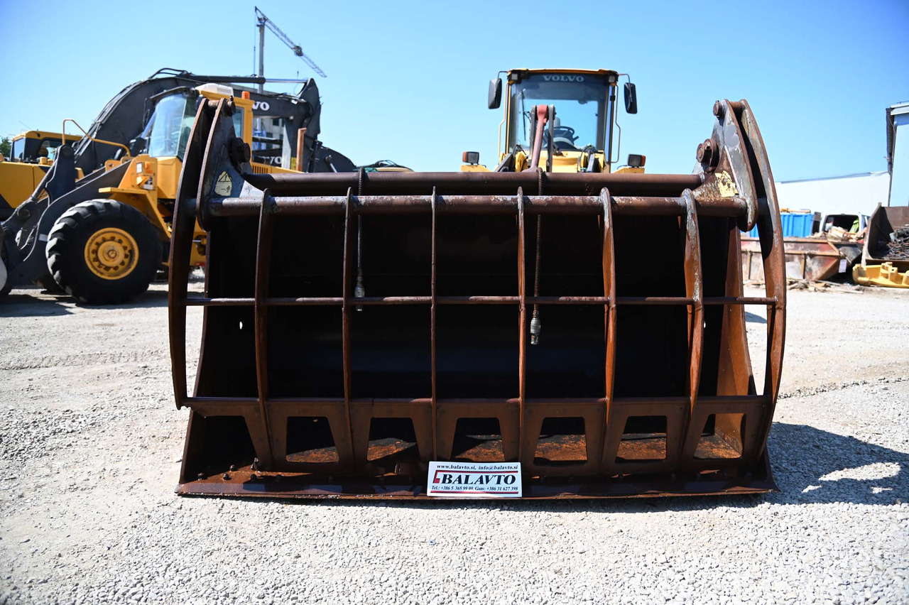TREVI BENNE loader bucket 2500 mm - Kuormaajan kauha: kuva TREVI BENNE loader bucket 2500 mm - Kuormaajan kauha TREVI BENNE loader bucket 2500 mm - Kuormaajan kauha: kuva TREVI BENNE loader bucket 2500 mm - Kuormaajan kauha