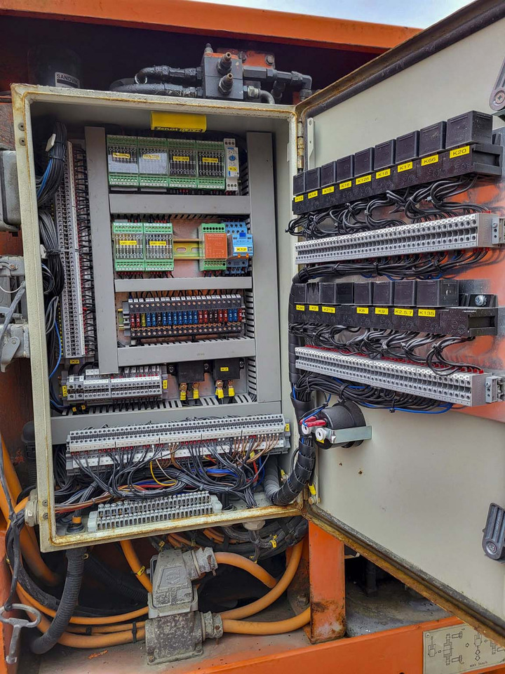 Tamrock Ranger 500-2 - Porakone: kuva Tamrock Ranger 500-2 - Porakone Tamrock Ranger 500-2 - Porakone: kuva Tamrock Ranger 500-2 - Porakone