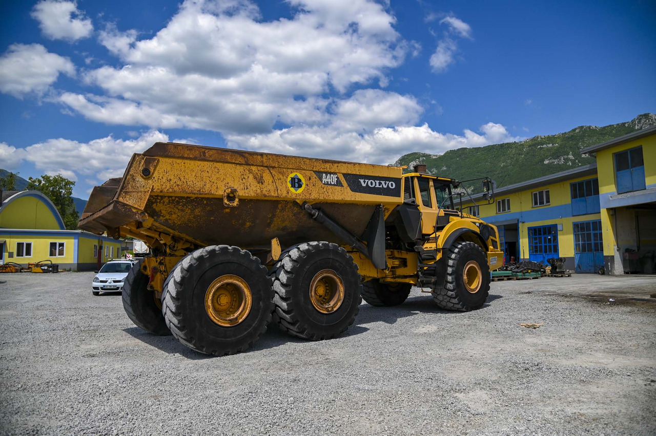 Nivelkippiauto VOLVO A40F: kuva Nivelkippiauto VOLVO A40F Nivelkippiauto VOLVO A40F: kuva Nivelkippiauto VOLVO A40F