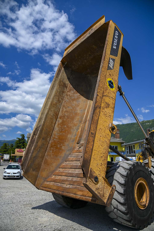 Nivelkippiauto VOLVO A40F: kuva Nivelkippiauto VOLVO A40F Nivelkippiauto VOLVO A40F: kuva Nivelkippiauto VOLVO A40F