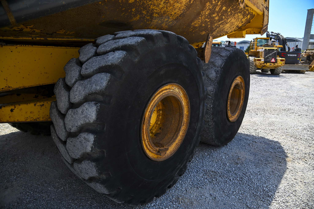 Nivelkippiauto VOLVO A40F: kuva Nivelkippiauto VOLVO A40F Nivelkippiauto VOLVO A40F: kuva Nivelkippiauto VOLVO A40F