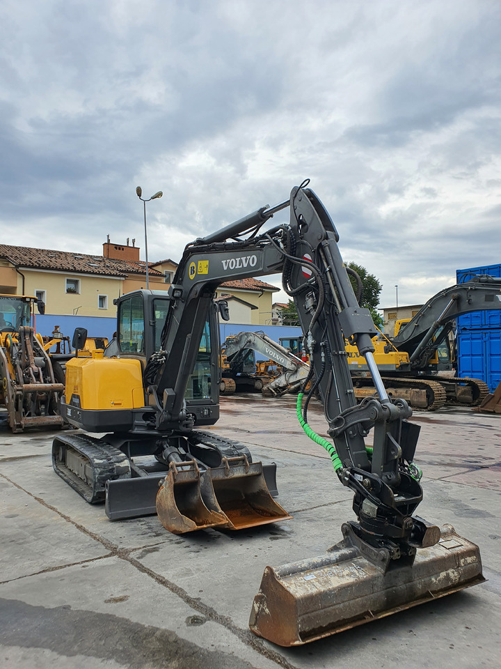 VOLVO EC60E - Minikuormaaja: kuva VOLVO EC60E - Minikuormaaja VOLVO EC60E - Minikuormaaja: kuva VOLVO EC60E - Minikuormaaja