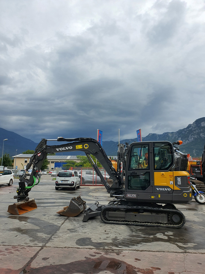 VOLVO EC60E - Minikuormaaja: kuva VOLVO EC60E - Minikuormaaja VOLVO EC60E - Minikuormaaja: kuva VOLVO EC60E - Minikuormaaja