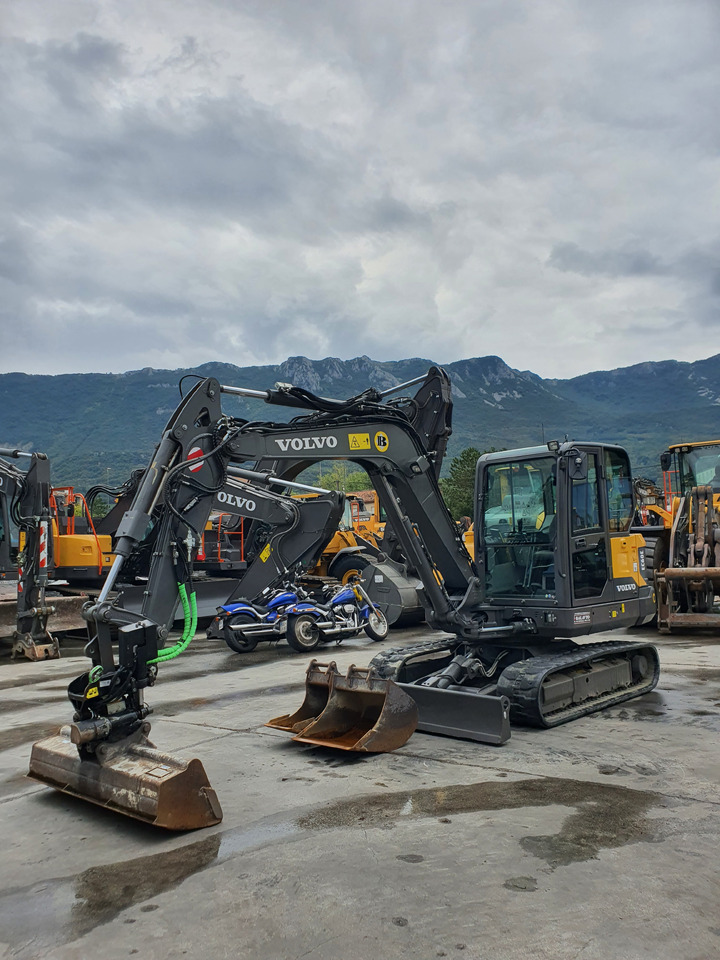 VOLVO EC60E - Minikuormaaja: kuva VOLVO EC60E - Minikuormaaja VOLVO EC60E - Minikuormaaja: kuva VOLVO EC60E - Minikuormaaja
