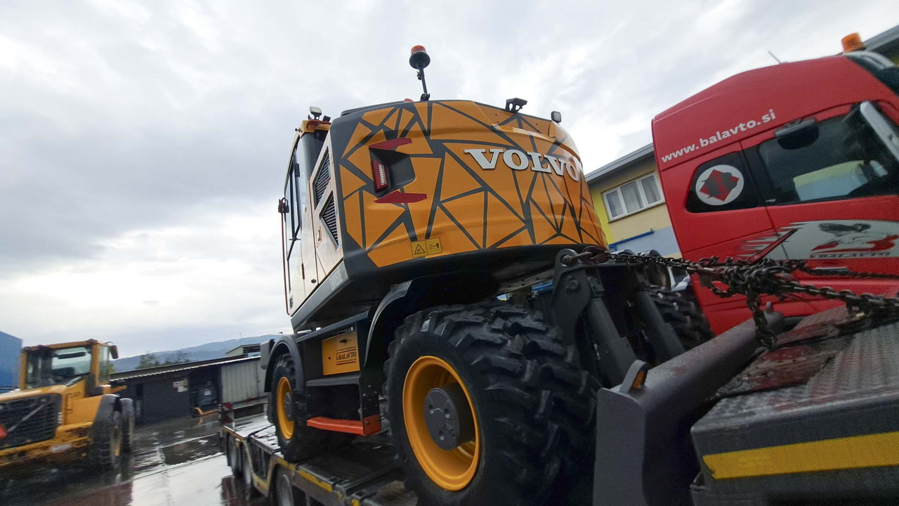 VOLVO EWR150E - Pyöräalustainen kaivinkone: kuva VOLVO EWR150E - Pyöräalustainen kaivinkone VOLVO EWR150E - Pyöräalustainen kaivinkone: kuva VOLVO EWR150E - Pyöräalustainen kaivinkone