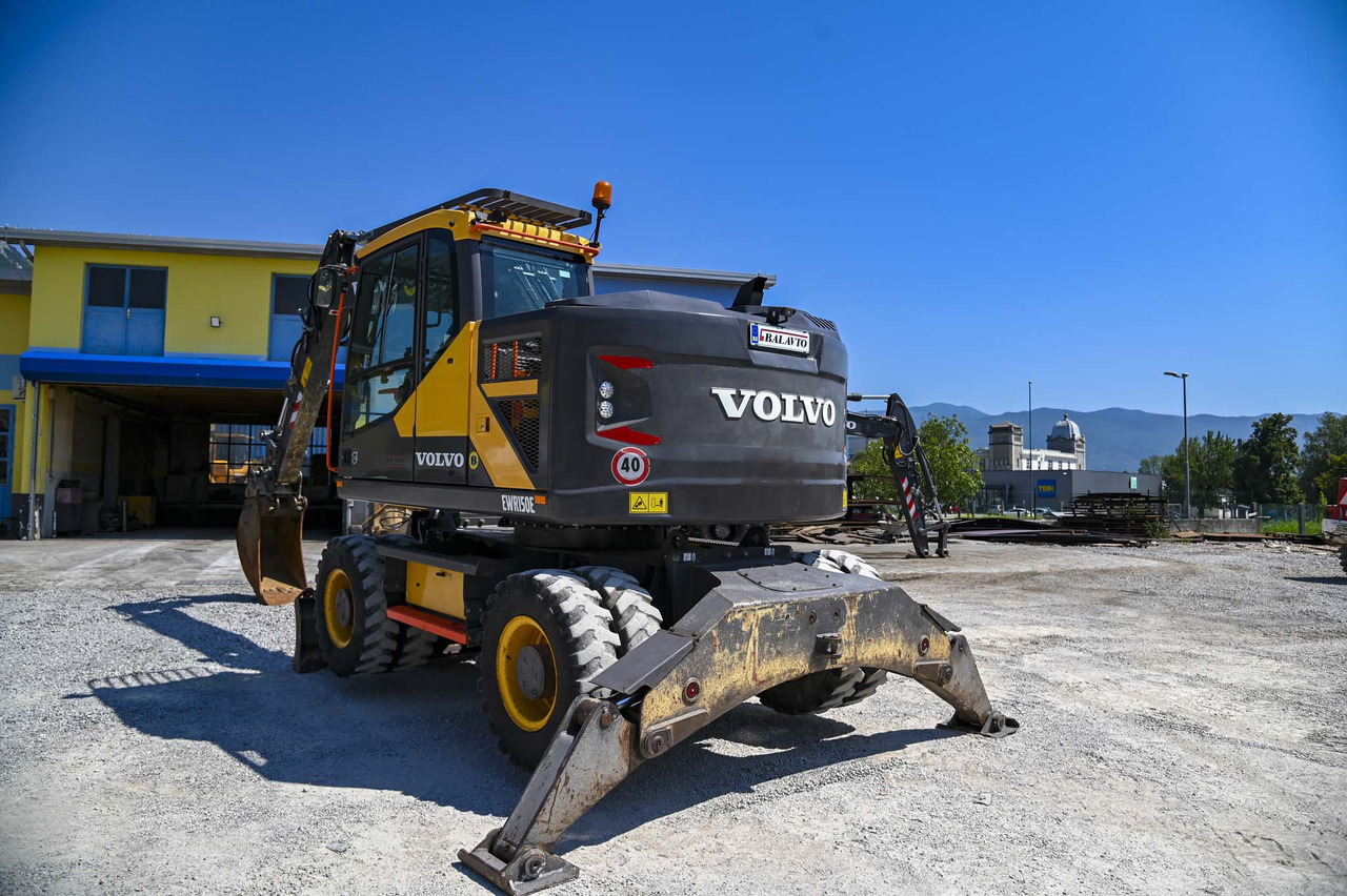 VOLVO EWR150E - Pyöräalustainen kaivinkone: kuva VOLVO EWR150E - Pyöräalustainen kaivinkone VOLVO EWR150E - Pyöräalustainen kaivinkone: kuva VOLVO EWR150E - Pyöräalustainen kaivinkone