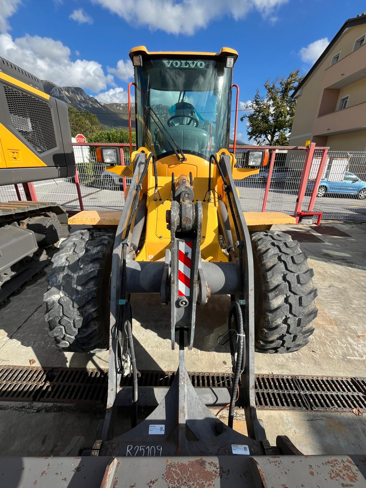 VOLVO L35B - Pyöräkuormaaja: kuva VOLVO L35B - Pyöräkuormaaja VOLVO L35B - Pyöräkuormaaja: kuva VOLVO L35B - Pyöräkuormaaja