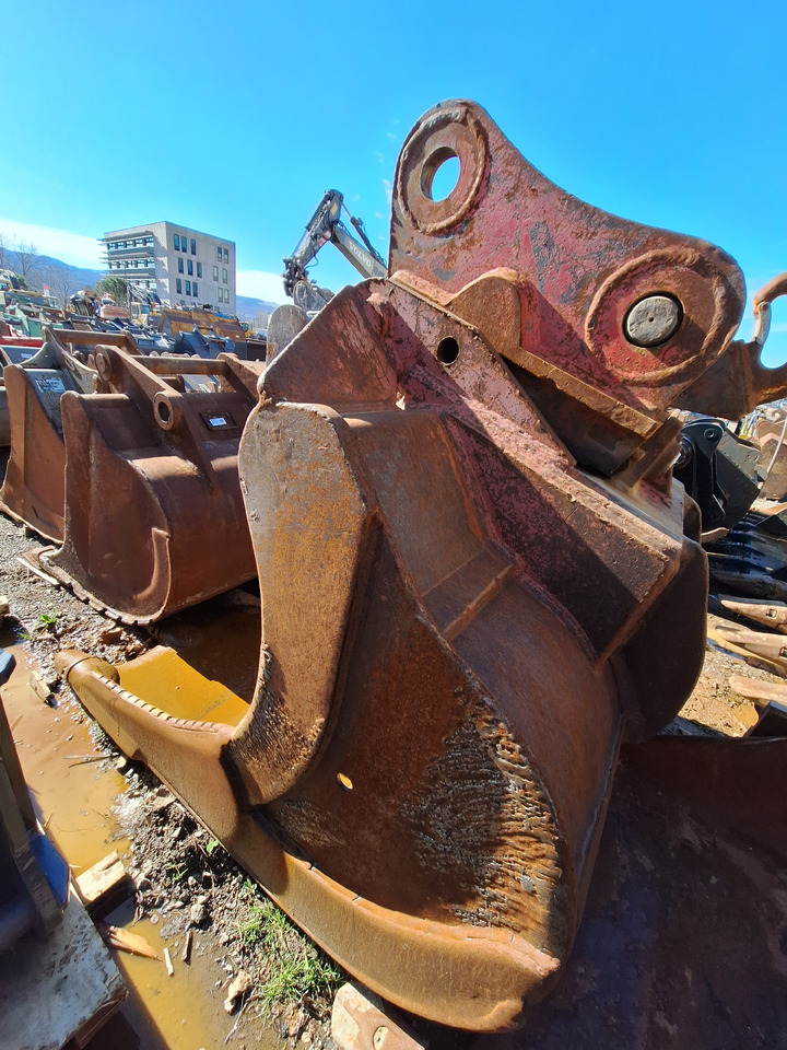 VTN Digging bucket 1300 mm Lehnhoff - Kaivinkoneen kauha: kuva VTN Digging bucket 1300 mm Lehnhoff - Kaivinkoneen kauha VTN Digging bucket 1300 mm Lehnhoff - Kaivinkoneen kauha: kuva VTN Digging bucket 1300 mm Lehnhoff - Kaivinkoneen kauha