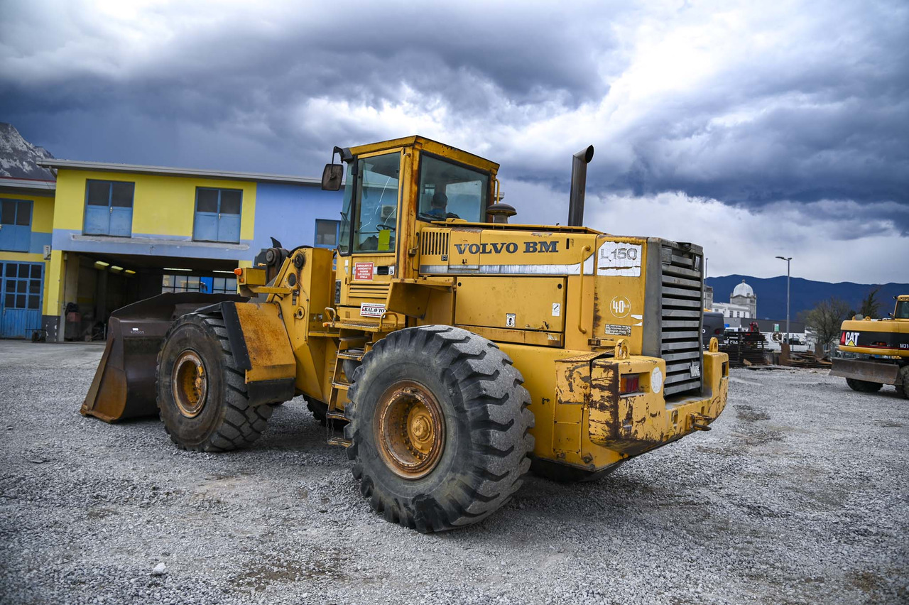 Volvo L150 - Pyöräkuormaaja: kuva Volvo L150 - Pyöräkuormaaja Volvo L150 - Pyöräkuormaaja: kuva Volvo L150 - Pyöräkuormaaja