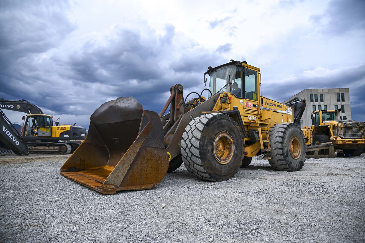 Volvo L150 - Pyöräkuormaaja: kuva Volvo L150 - Pyöräkuormaaja Volvo L150 - Pyöräkuormaaja: kuva Volvo L150 - Pyöräkuormaaja