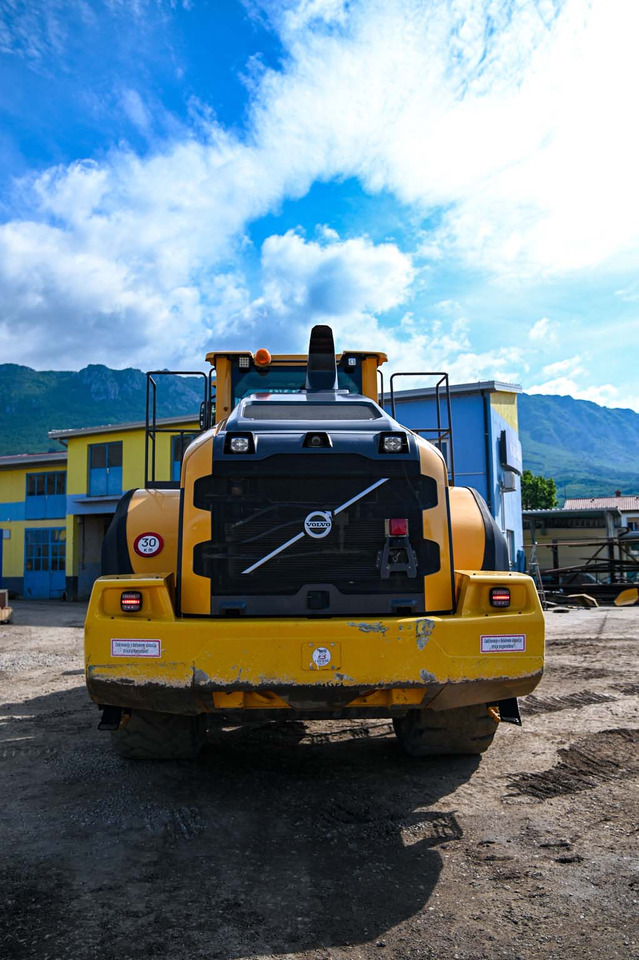 Volvo L180H - Pyöräkuormaaja: kuva Volvo L180H - Pyöräkuormaaja Volvo L180H - Pyöräkuormaaja: kuva Volvo L180H - Pyöräkuormaaja