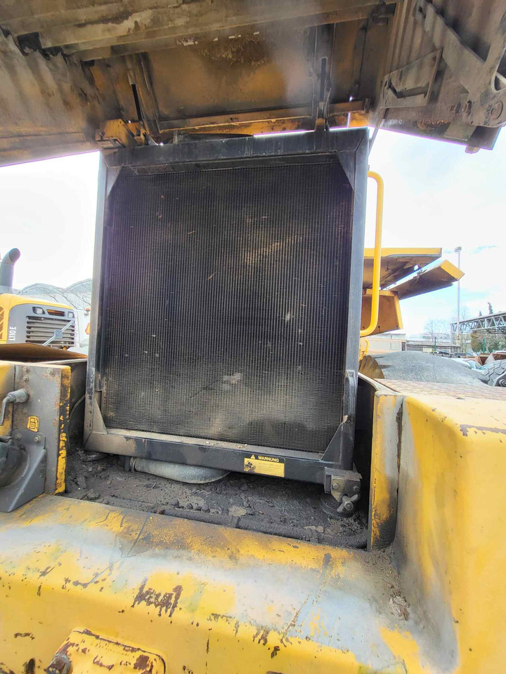 Volvo radiator - Jäähdytin - Kuormaaja: kuva Volvo radiator - Jäähdytin - Kuormaaja Volvo radiator - Jäähdytin - Kuormaaja: kuva Volvo radiator - Jäähdytin - Kuormaaja