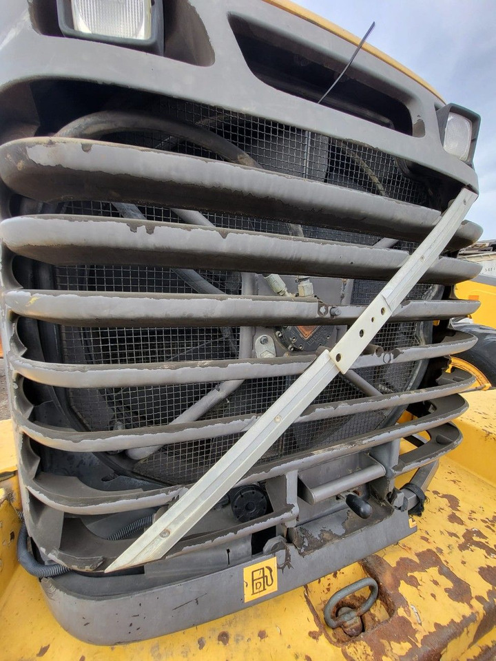 Volvo radiator - Jäähdytin - Kuormaaja: kuva Volvo radiator - Jäähdytin - Kuormaaja Volvo radiator - Jäähdytin - Kuormaaja: kuva Volvo radiator - Jäähdytin - Kuormaaja