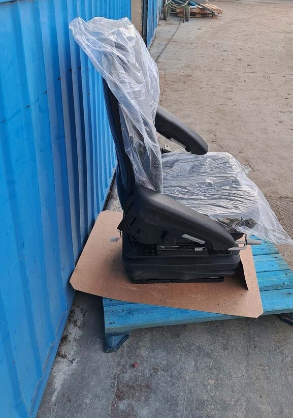 Volvo seat 11309082 for Volvo L45F, L45G, L45H, L50F, L50G, L50H - Istuin - Pyöräkuormaaja: kuva Volvo seat 11309082 for Volvo L45F, L45G, L45H, L50F, L50G, L50H - Istuin - Pyöräkuormaaja Volvo seat 11309082 for Volvo L45F, L45G, L45H, L50F, L50G, L50H - Istuin - Pyöräkuormaaja: kuva Volvo seat 11309082 for Volvo L45F, L45G, L45H, L50F, L50G, L50H - Istuin - Pyöräkuormaaja