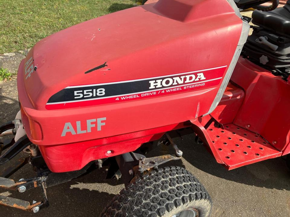 Kommunaltraktor Honda H5518 Schneeschild Winterdienst - Kunnan traktori: kuva  Kommunaltraktor Honda H5518 Schneeschild Winterdienst - Kunnan traktori Kommunaltraktor Honda H5518 Schneeschild Winterdienst - Kunnan traktori: kuva  Kommunaltraktor Honda H5518 Schneeschild Winterdienst - Kunnan traktori