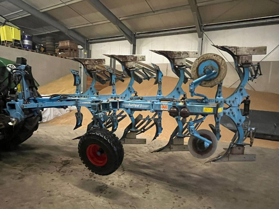 Lemken Europal 5X 4-Schar Pflug hydr. Steinsicherung - Aura: kuva Lemken Europal 5X 4-Schar Pflug hydr. Steinsicherung - Aura Lemken Europal 5X 4-Schar Pflug hydr. Steinsicherung - Aura: kuva Lemken Europal 5X 4-Schar Pflug hydr. Steinsicherung - Aura