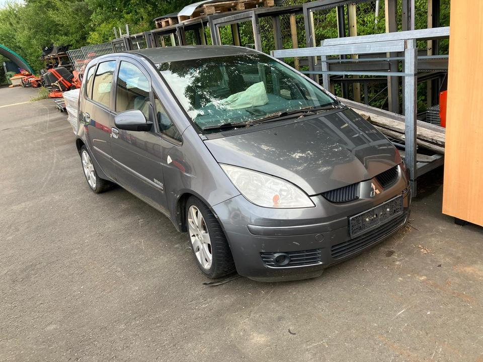 Mitsubishi Colt Unfallfahrzeug - Henkilöauto: kuva Mitsubishi Colt Unfallfahrzeug - Henkilöauto Mitsubishi Colt Unfallfahrzeug - Henkilöauto: kuva Mitsubishi Colt Unfallfahrzeug - Henkilöauto