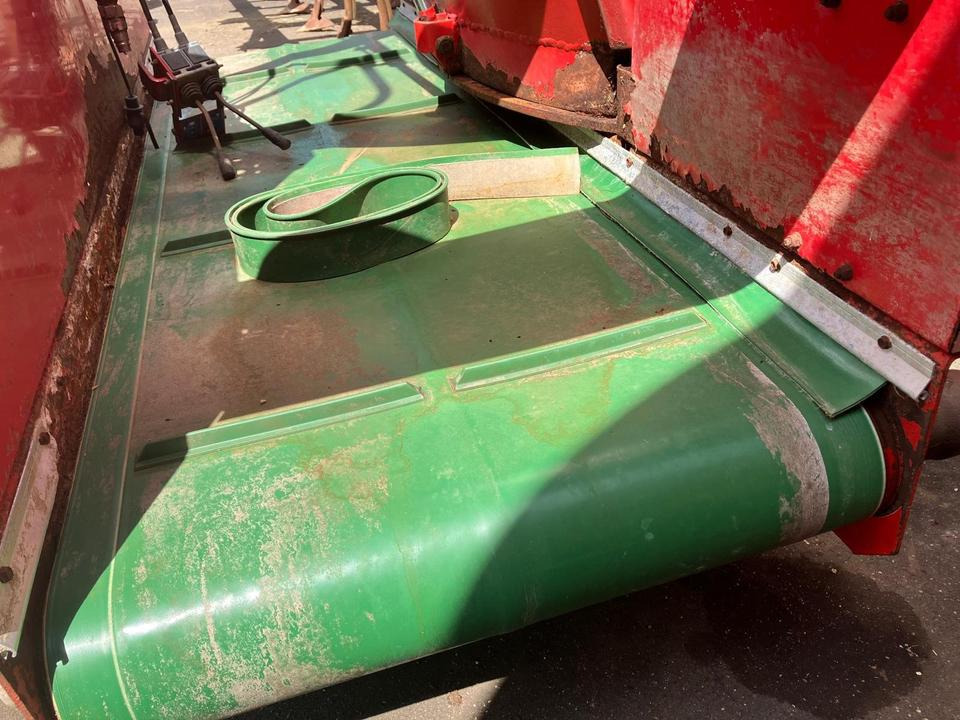 Trioliet Futtermischwagen Solomix 2 1600 Förderband vorne - Seosrehuvaunu: kuva Trioliet Futtermischwagen Solomix 2 1600 Förderband vorne - Seosrehuvaunu Trioliet Futtermischwagen Solomix 2 1600 Förderband vorne - Seosrehuvaunu: kuva Trioliet Futtermischwagen Solomix 2 1600 Förderband vorne - Seosrehuvaunu