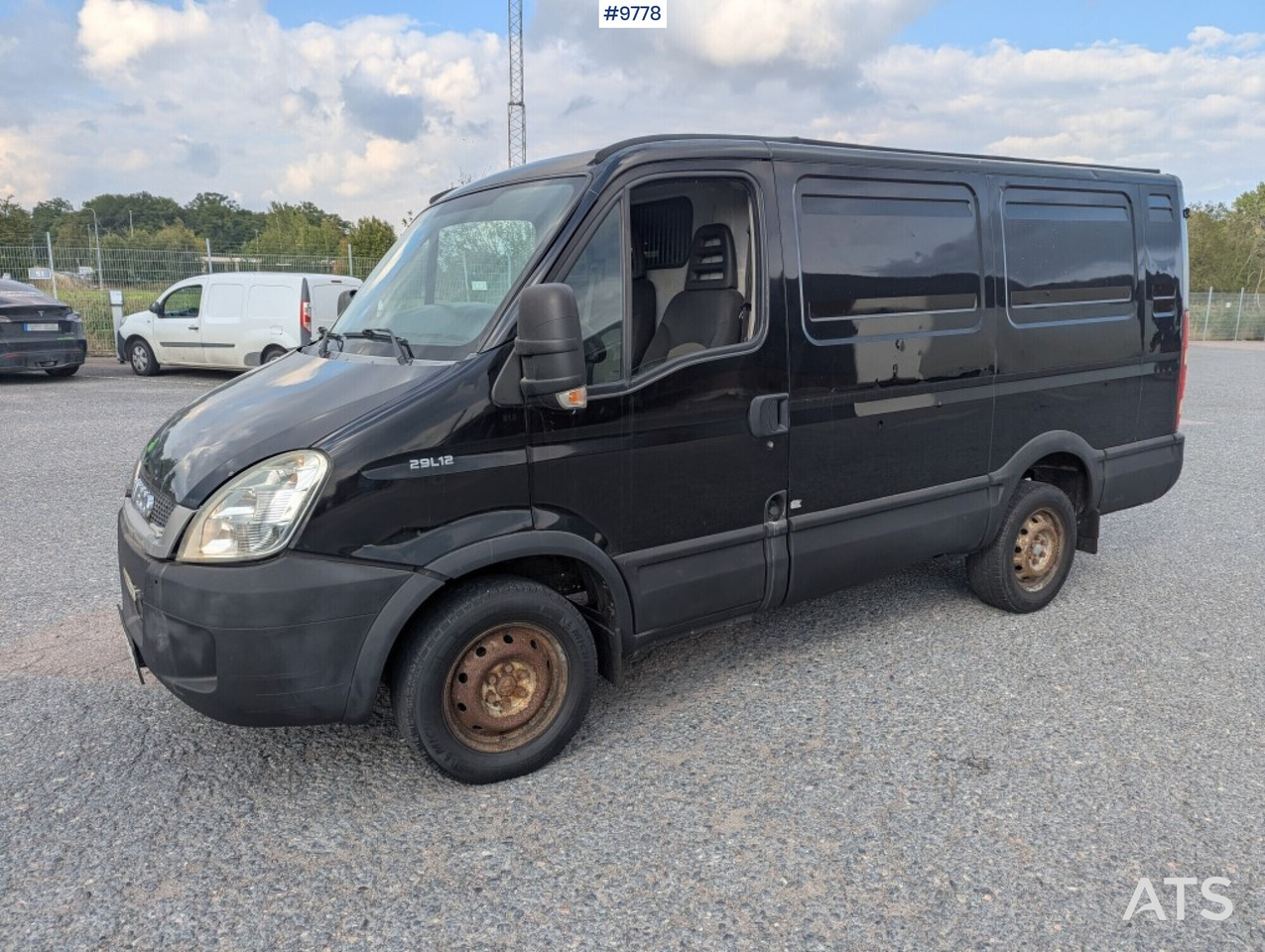 Box Truck Iveco Daily 29L12A V-300 - Pakettiauto: kuva Box Truck Iveco Daily 29L12A V-300 - Pakettiauto Box Truck Iveco Daily 29L12A V-300 - Pakettiauto: kuva Box Truck Iveco Daily 29L12A V-300 - Pakettiauto