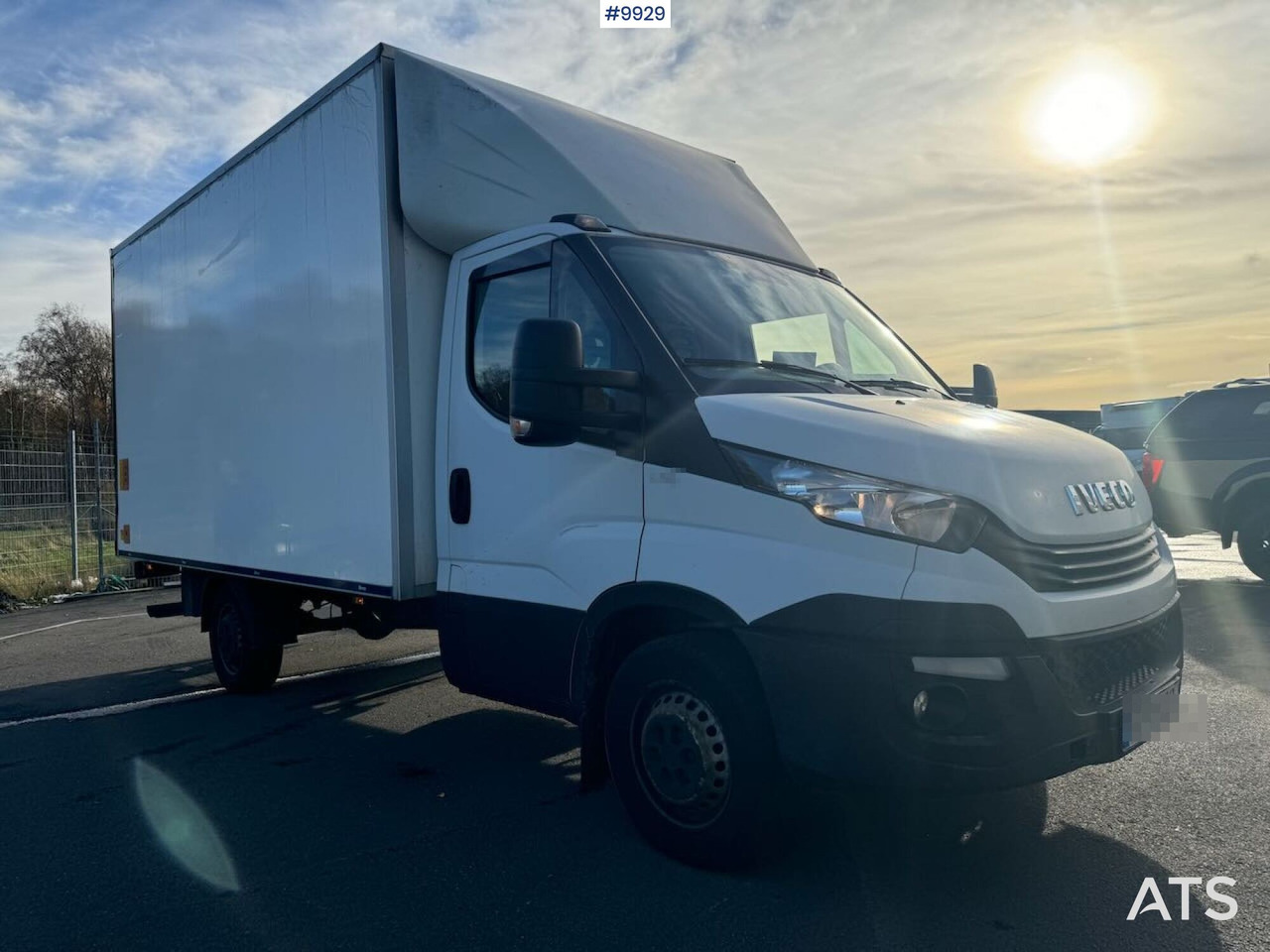 Box Truck Iveco Daily with Tail Lift - Jakeluauto: kuva Box Truck Iveco Daily with Tail Lift - Jakeluauto Box Truck Iveco Daily with Tail Lift - Jakeluauto: kuva Box Truck Iveco Daily with Tail Lift - Jakeluauto