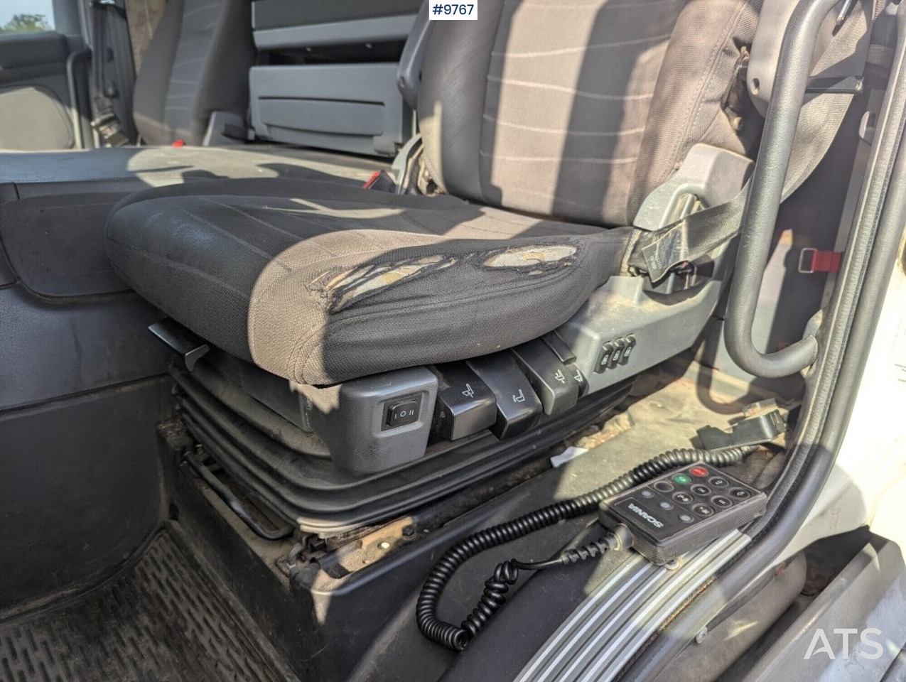 Umpikori kuorma-auto Box Truck Scania P320 4X2 with tail lift: kuva Umpikori kuorma-auto Box Truck Scania P320 4X2 with tail lift Umpikori kuorma-auto Box Truck Scania P320 4X2 with tail lift: kuva Umpikori kuorma-auto Box Truck Scania P320 4X2 with tail lift