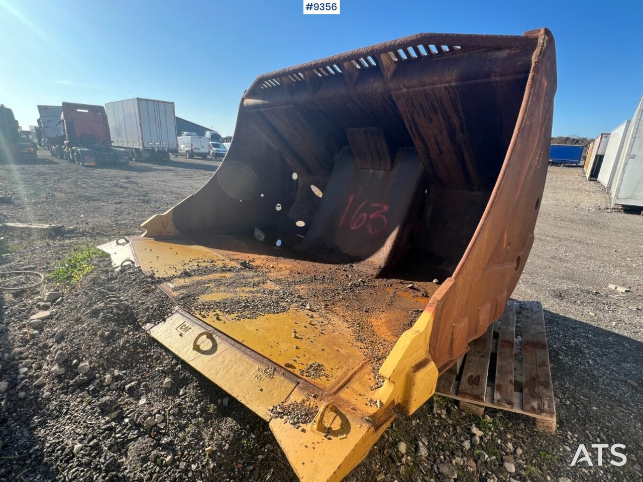Bucket - for wheel loader Cat 980 - Rakennustarvikkeet: kuva Bucket - for wheel loader Cat 980 - Rakennustarvikkeet Bucket - for wheel loader Cat 980 - Rakennustarvikkeet: kuva Bucket - for wheel loader Cat 980 - Rakennustarvikkeet