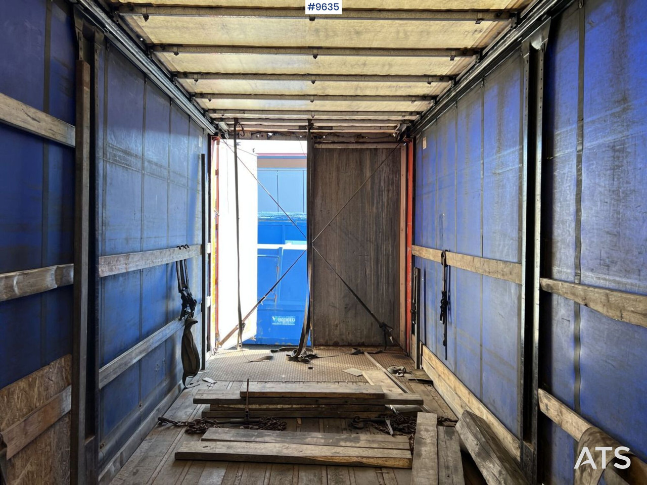 Chapel trailer Fruehauf SS136/P3S - Pressukapellipuoliperävaunu: kuva Chapel trailer Fruehauf SS136/P3S - Pressukapellipuoliperävaunu Chapel trailer Fruehauf SS136/P3S - Pressukapellipuoliperävaunu: kuva Chapel trailer Fruehauf SS136/P3S - Pressukapellipuoliperävaunu