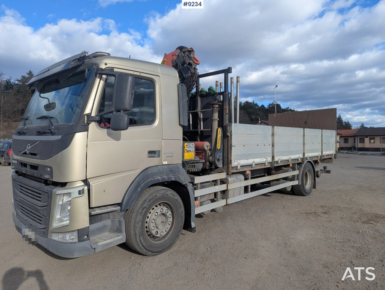 Crane Truck Volvo FM 330 4X2 with tail lift - Lava-kuorma-auto, Nosturiauto: kuva Crane Truck Volvo FM 330 4X2 with tail lift - Lava-kuorma-auto, Nosturiauto Crane Truck Volvo FM 330 4X2 with tail lift - Lava-kuorma-auto, Nosturiauto: kuva Crane Truck Volvo FM 330 4X2 with tail lift - Lava-kuorma-auto, Nosturiauto