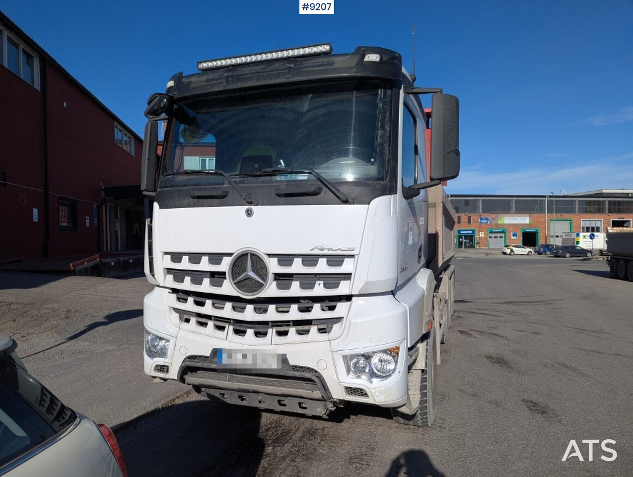 Kippiauto kuorma-auto Dump / tipper truck Mercedes Benz Arocs 3253 8X4: kuva Kippiauto kuorma-auto Dump / tipper truck Mercedes Benz Arocs 3253 8X4