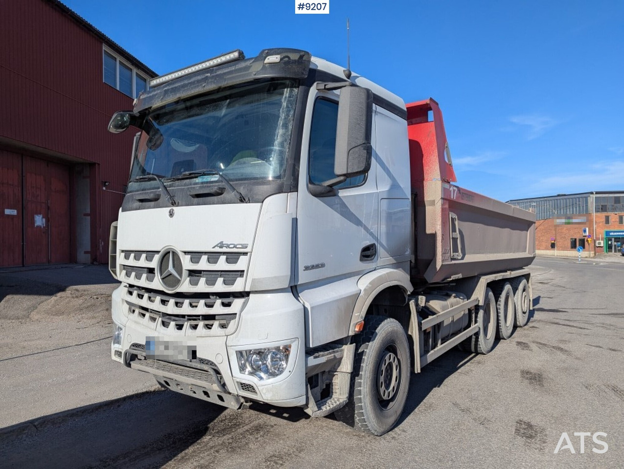 Kippiauto kuorma-auto Dump / tipper truck Mercedes Benz Arocs 3253 8X4: kuva Kippiauto kuorma-auto Dump / tipper truck Mercedes Benz Arocs 3253 8X4