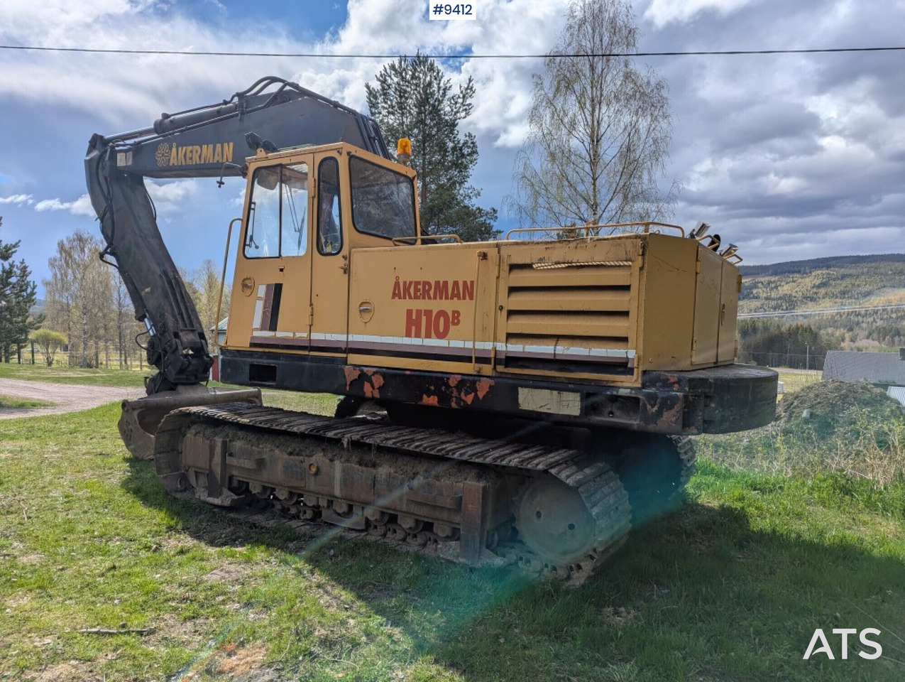 Excavator Åkerman H10B with buckets - Telakaivukone: kuva Excavator Åkerman H10B with buckets - Telakaivukone Excavator Åkerman H10B with buckets - Telakaivukone: kuva Excavator Åkerman H10B with buckets - Telakaivukone