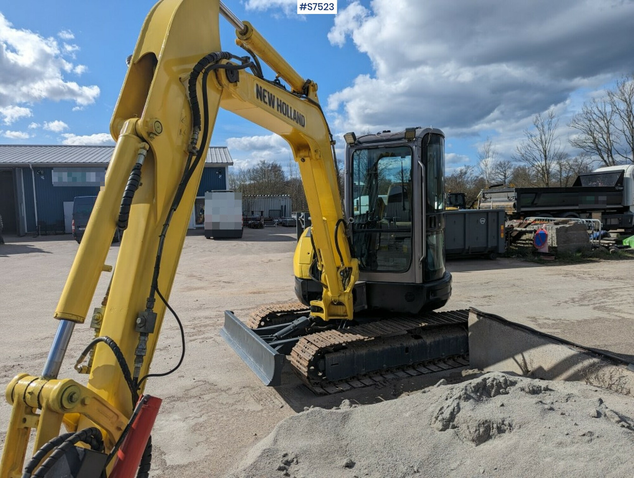 Excavator New Holland E502C with tilt bracket and bucket SEE VIDEO - Minikuormaaja: kuva Excavator New Holland E502C with tilt bracket and bucket SEE VIDEO - Minikuormaaja Excavator New Holland E502C with tilt bracket and bucket SEE VIDEO - Minikuormaaja: kuva Excavator New Holland E502C with tilt bracket and bucket SEE VIDEO - Minikuormaaja