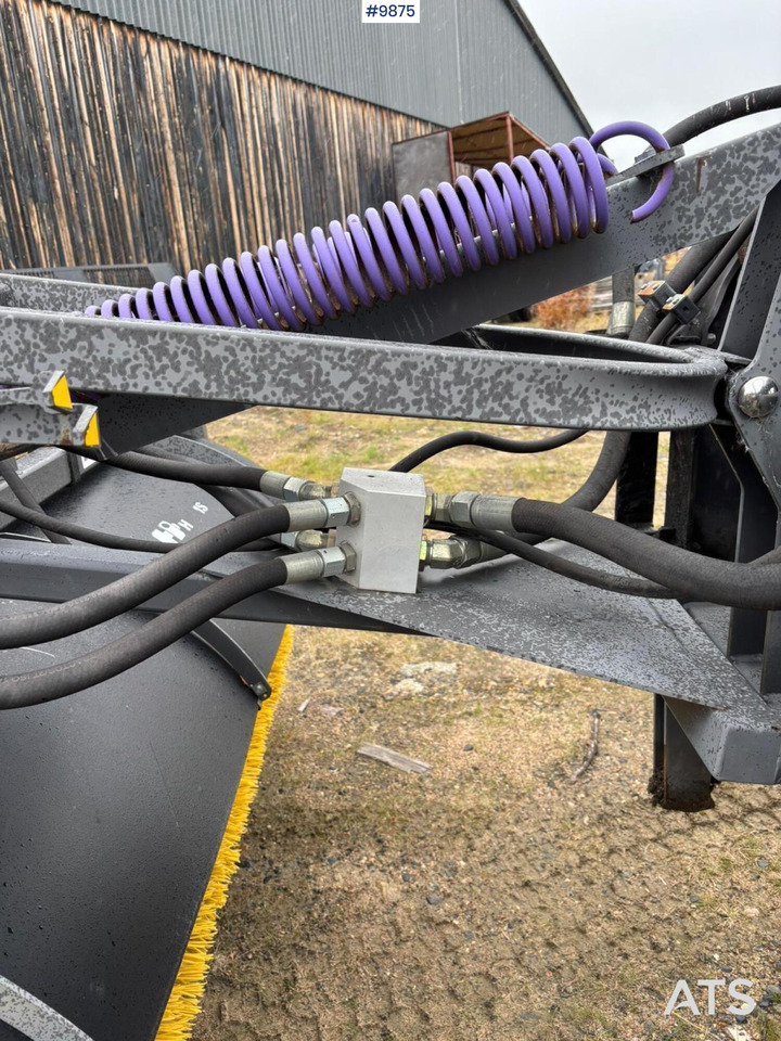 Holms Sweeper Large BM - Harjakone: kuva Holms Sweeper Large BM - Harjakone Holms Sweeper Large BM - Harjakone: kuva Holms Sweeper Large BM - Harjakone