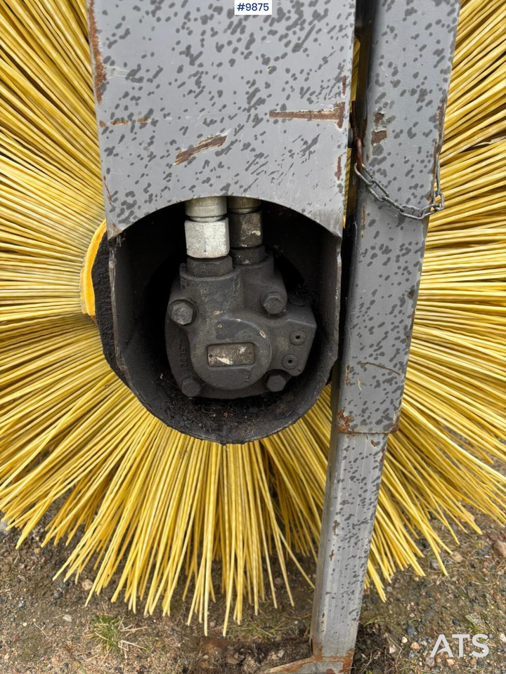 Holms Sweeper Large BM - Harjakone: kuva Holms Sweeper Large BM - Harjakone Holms Sweeper Large BM - Harjakone: kuva Holms Sweeper Large BM - Harjakone