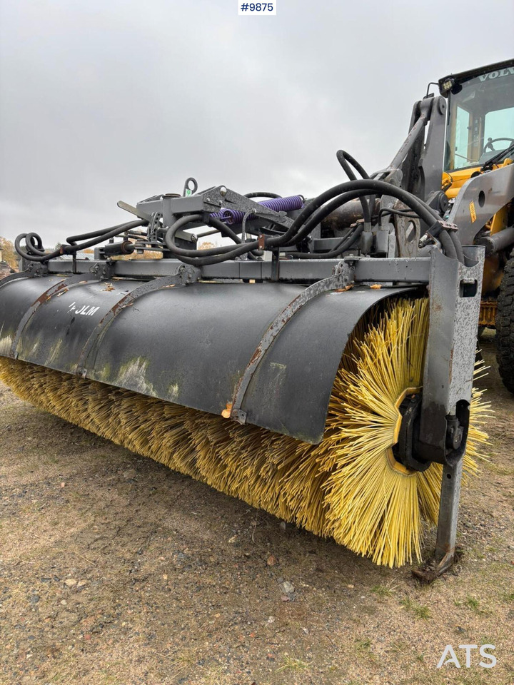 Holms Sweeper Large BM - Harjakone: kuva Holms Sweeper Large BM - Harjakone Holms Sweeper Large BM - Harjakone: kuva Holms Sweeper Large BM - Harjakone