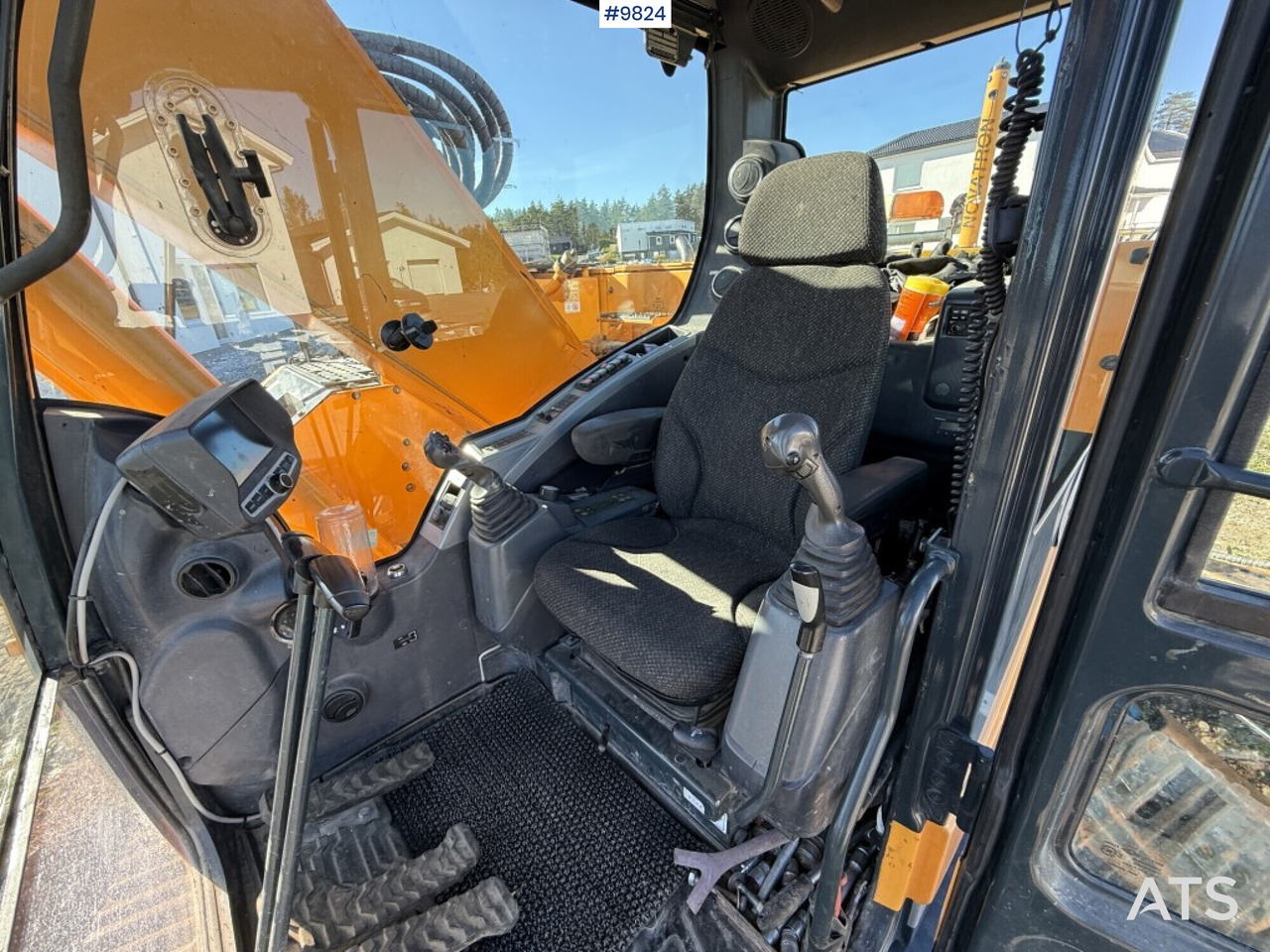 Hyundai Robex 235LCR-9A excavator - Telakaivukone: kuva Hyundai Robex 235LCR-9A excavator - Telakaivukone Hyundai Robex 235LCR-9A excavator - Telakaivukone: kuva Hyundai Robex 235LCR-9A excavator - Telakaivukone